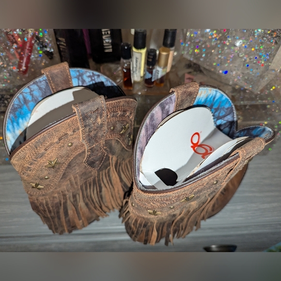 NOS NWOB BROWN LEATHER & BRASS TONE STARS FRINGE BOOTS - Picture 3 of 13